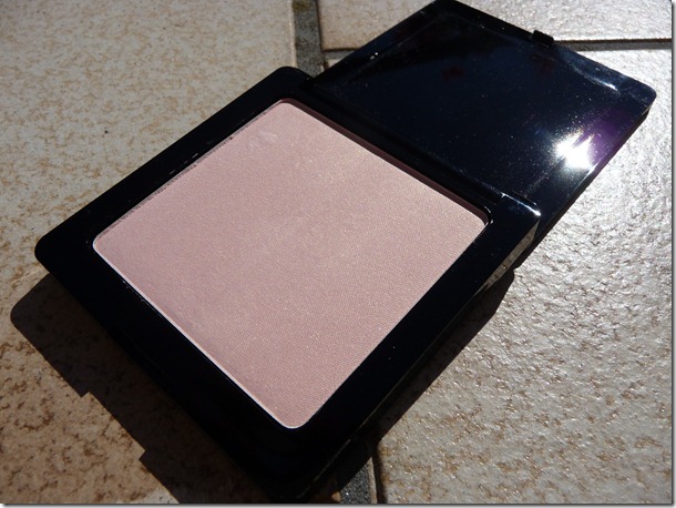 Catrice–Prime and Fine Highlighting Powder