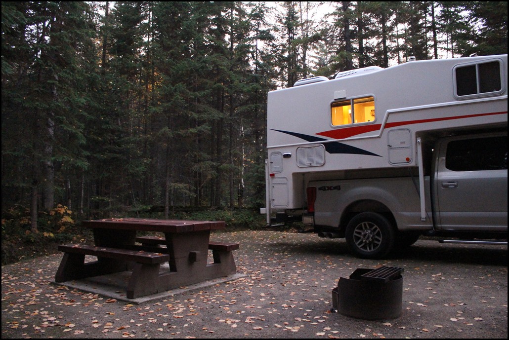 camper huren rijden canada west-canada tips waar kosten budget reis reizen natuur camping campground truck auto 
